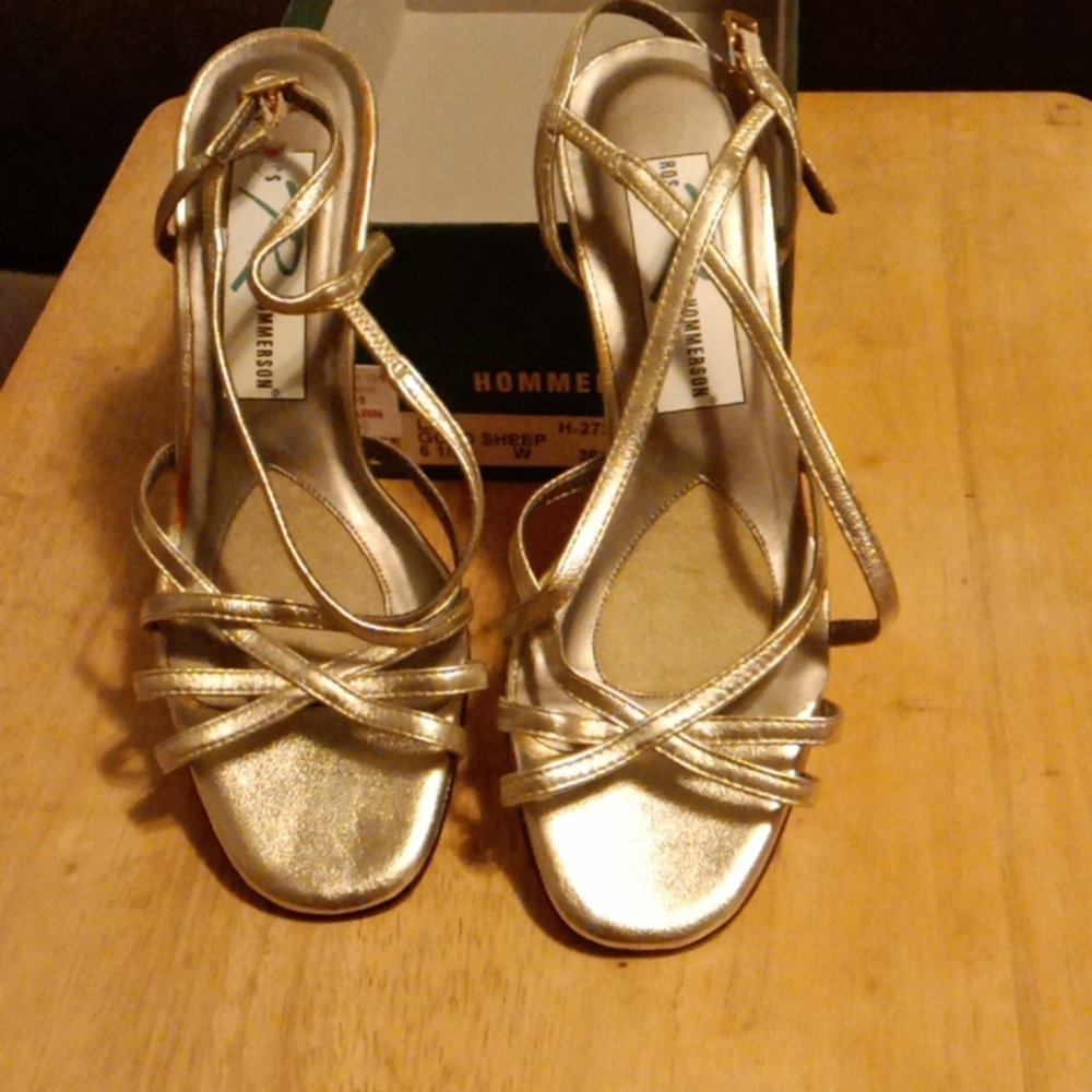 Ros Hommerson gold size 6 1/2;dressy sandels with low heel